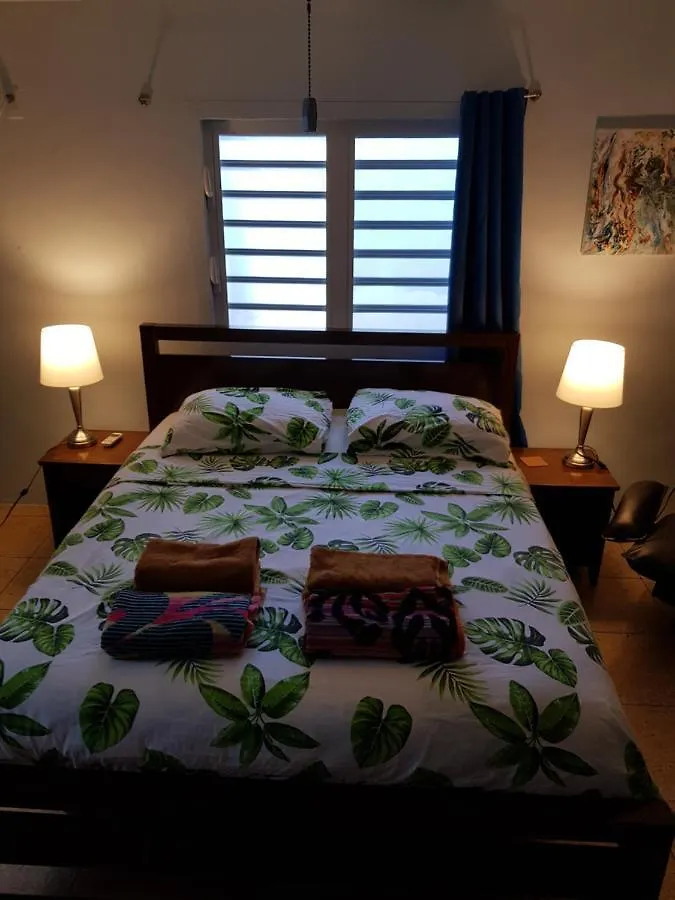 Charming Home One Block From The Sea 威廉斯塔德 度假居